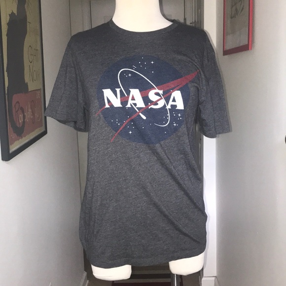 Old Navy Tops - Old Navy NASA T Shirt Size M😘